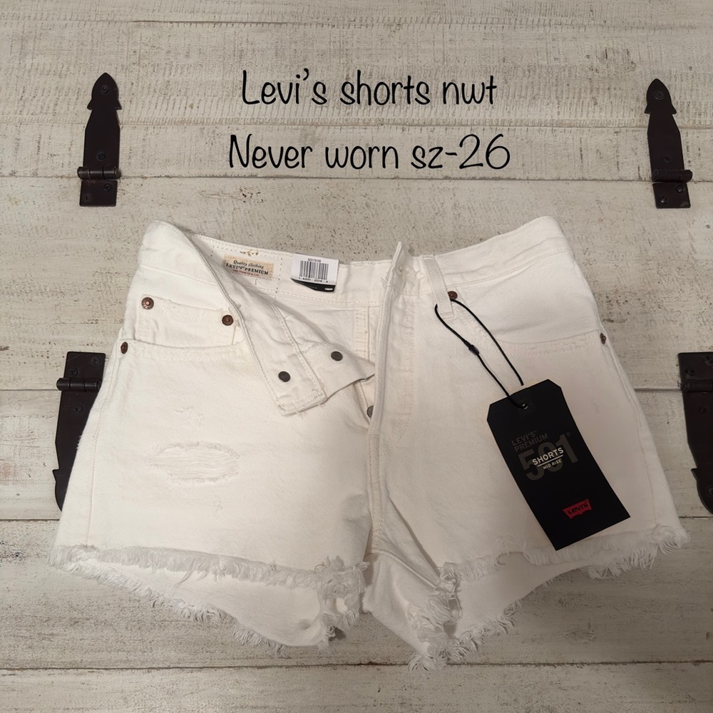 Levi’s jean shorts